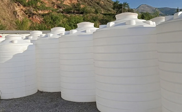 化工液体储存注意事项——选对PE会宁塑料桶避免安全隐患